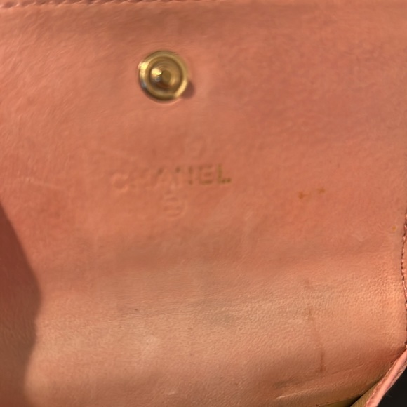 CHANEL VINTAGE CIRCA 1970’s SOFT PINK COIN PURSE - Picture 2 of 7